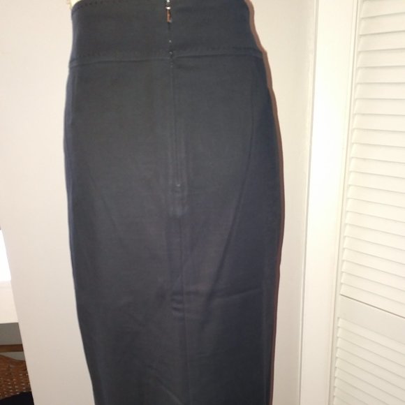 Ellen Tracy Black Pencil Straight Skirt Microfiber Sz 10 Ultra Flattering VGUC - Picture 4 of 5